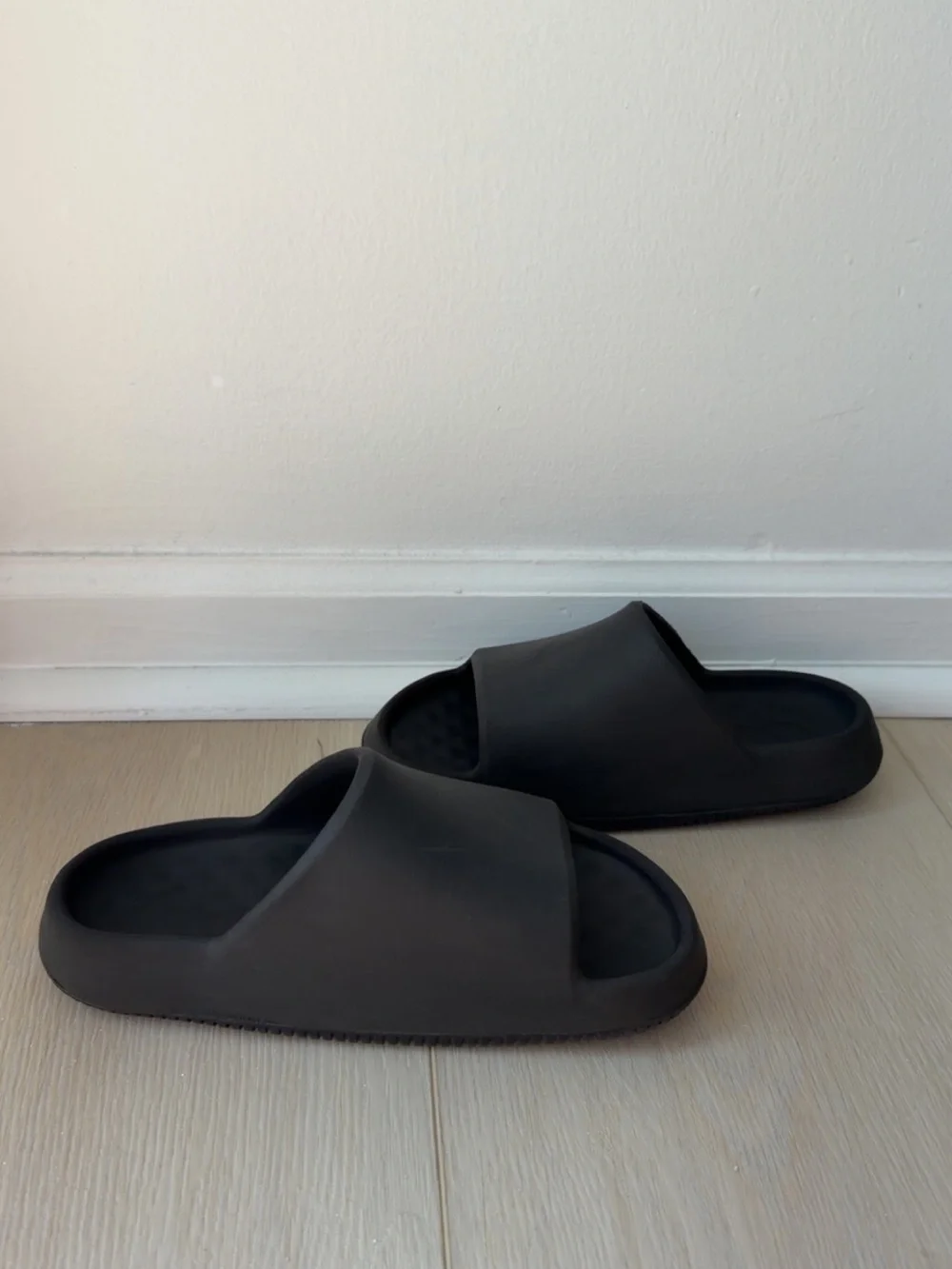 Nike Calm 2.0 Slides size 1